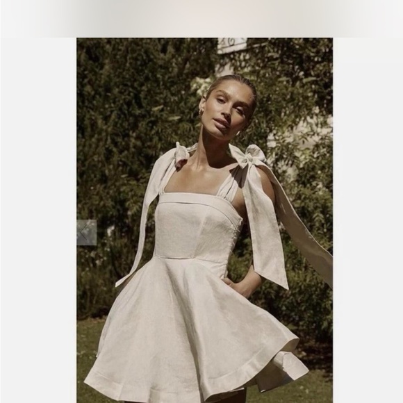 Dresses & Skirts - DISSH AISLE LINEN BOW MINI DRESS